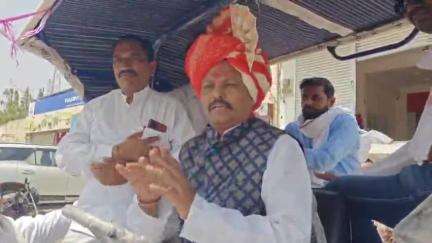 मेहकर: शेतकऱ्यांच्या न्याय हक्काच्या मागण्यांसाठी जिल्हाधिकारी कार्यालयावर ट्रॅक्टर मोर्चात सहभागी व्हा- आ.सिद्धार्थ खरात