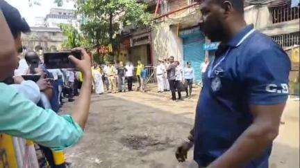 কলকাতা: বড় বাজারে মেছুয়া বাজারের হোটেল পরিদর্শনে এসে কড়া বার্তা দিলেন মুখ্যমন্ত্রী মমতা বন্দ্যোপাধ্যায়