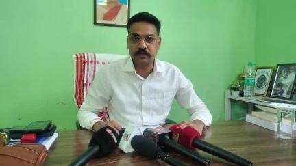 মানকাচৰ: পঞ্চায়ত নিৰ্বাচনৰ বাবে ১০ মে’ ৰ পৰিবৰ্তে ১৪ জুনলৈ   দ্বিতীয় লোক আদালত অনুষ্ঠিত কৰা সন্দৰ্ভত হাটশিঙিমাৰীত সংবাদমেল