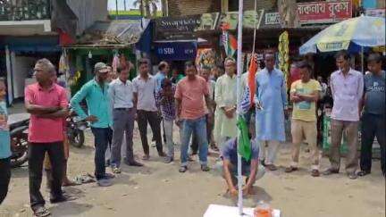 ময়নাগুড়ি: ময়নাগুড়িতে ঐতিহাসিক শ্রমিক দিবস পালন করলো সিপিআইএম এবং তৃণমূলের বিভিন্ন শ্রমিক সংগঠন