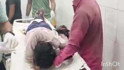 बिंदकी: सुल्तानगढ़ गांव में गेहूं कतरते समय थ्रेसर के अंदर फंसने से युवक का एक हाथ कटा, किया गया रेफर