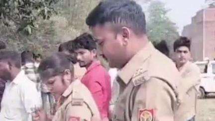 मिल्कीपुर: बख्तावर गांव में बाग में फंदे से लटका मिला 65 वर्षीय महिला का शव, पुलिस ने पोस्टमार्टम के लिए भेजा