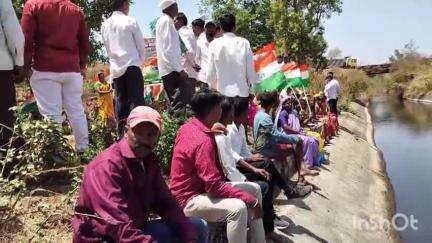 इगतपुरी: पाणी प्रश्न एल्गार कष्टकरी संघटना आक्रमक महिला व कार्यकर्त्यांनी वैतरणा धरणाच्या पाटात मारल्या उड्या #Jansamasya