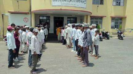 चिखली: कोचरी को यथावत रखने की मांग, ग्रामीणों ने SDM को सौंपा ज्ञापन
