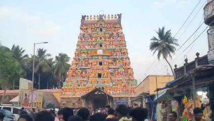 திருவையாறு: தஞ்சாவூர்: திருவையாறு ஐயாறப்பர் கோவிலில் சித்திரை திருவிழா கொடியேற்றத்துடன் தொடக்கம்