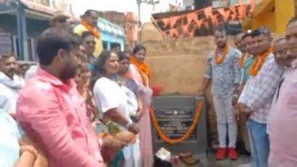 गोला: गोला में दो योजनाओं का विधायक ने किया शिलान्यास, लोगों की बुनियादी सुविधाओं को प्राथमिकता दी जाएगी