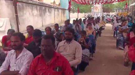 పలమనేరు: మే డే సందర్భంగా గంగవరంలో సీఐటీయూ ఆధ్వర్యంలో కార్మికుల సమావేశం, కార్మిక చట్టాలను ప్రభుత్వాలు అమలు చేయాలని నేతలు డిమాండ్‌