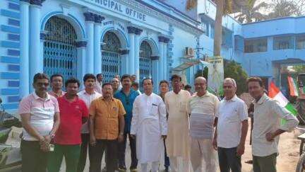 শান্তিপুর: শান্তিপুর পৌরসভা এবং শান্তিপুর এ ব্লকে মে দিবস পালন করলো INTTUC নেতৃত্ব