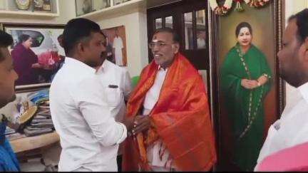 காரியமங்கலம்: கெரகோடஅள்ளியில்  கே.பி.அன்பழகன் எம்.எல்.ஏ முன்னிலையில் மாற்று கட்சியினர் அதிமுகவில் இணையும் நிகழ்ச்சி