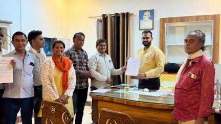 सांगोद: सांगोद क्षेत्र के ग्राम विकास अधिकारियों ने विभिन्न मांगों को लेकर खण्ड विकास अधिकारी को मुख्यमंत्री के नाम ज्ञापन दिया
