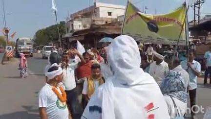 चतुर्थ वर्ग कर्मचारी संघ ने समस्याओं के ध्यान आकर्षण के लिए जगदलपुर से रायपुर तक की पदयात्रा, बस्तर में हुआ स्वागत