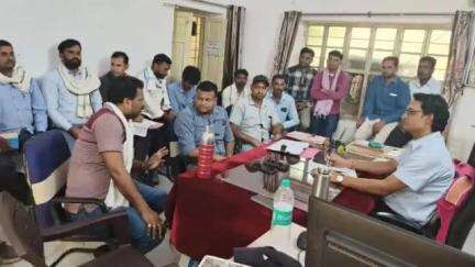 बड़ी सादड़ी: मजदूर दिवस पर बड़ी सादड़ी में कार्यक्रम का आयोजन, कर्मचारियों को दिलाई गई सुरक्षा की शपथ