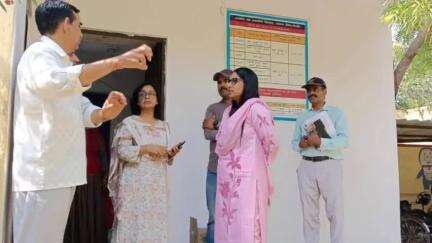 भिनाय: भगवानपुरा व अन्य गांवों में तहसीलदार बंटी राजपूत ने राजकीय संस्थाओं का निरीक्षण किया, अनुपस्थित मिले कार्मिक