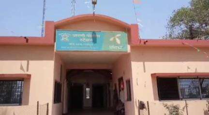 धारणी: आकी शेत शिवारात शेतातील सिंचनाकरिता नदीतील पाणी घेतल्याने काठीने मारहाण करून जीवे मारण्याची धमकी