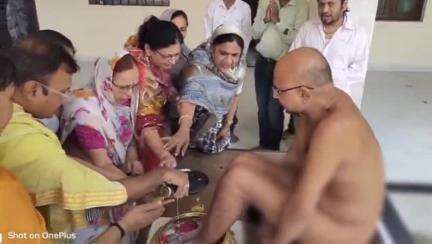 बड़वाह: श्री दिगंबर जैन सिद्धाचल पोदनपुरम में मुनिश्री पूज्य सागर जी महाराज का दीक्षा दिवस मनाया गया