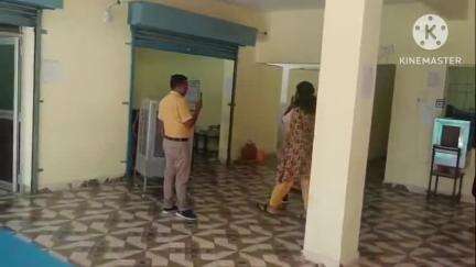 कलेक्टर डॉ संजय कन्नौजे ने तहसील कार्यालय भटगांव और सरसीवा का किया आकस्मिक निरीक्षण