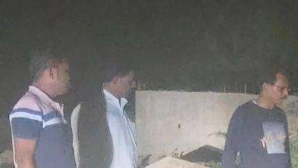 सिल्लोड: वरुड पिंपरी व लोन वाडी येथे गट विकास अधिकारी यांनी रात्रीच्या सुमारास पाण्याच्या टँकरची केली तपासणी