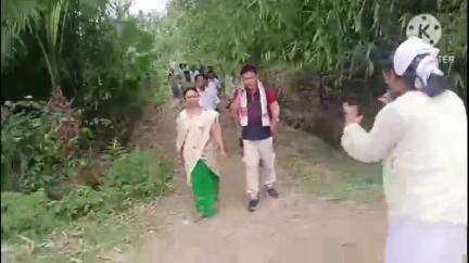 মাৰ্ঘেৰিটা: নির্বাচনী আইন অভিযোগত বিধায়ক সুৰেন ফুকনৰ সৈতে শান্তিপুৰত ৭ নং ৱাৰ্ডৰ নিৰ্দলীয় প্ৰাৰ্থী জোনমণি মৰানৰ বাকযুদ্ধ