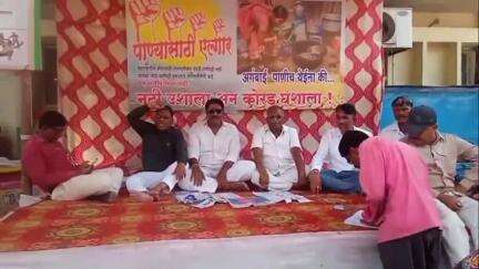 शिरोळ: नळ पाणीपुरवठा योजनेच्या मागणीसाठी नवव्या दिवशीही  कुरुंदवाड पालिकेच्यासमोर उपोषण सुरूच; उपोषणाला नागरिकांचा पाठिंबा
