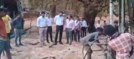 सामरी कुसमी: ग्राम भूताही में पहली बार पहुंचा नलकूप खनन वाहन, ग्रामीणों ने कलेक्टर का जताया आभार
