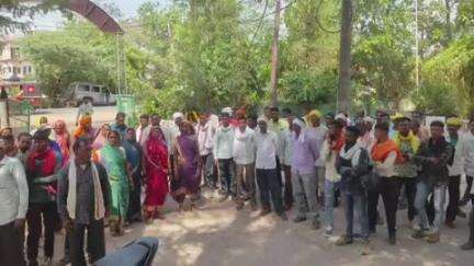 सोहागपुर: विस्थापित आदिवासियों के साथ प्रशासन की बाधा खिलाफी के विरोध में सोहागपुर विधायक ने धरने की चेतावनी दी