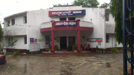 मरकच्चो: ग्राम पाण्डेयडीह में एक घर में हुई लाखों की चोरी, थाने में की गई शिकायत