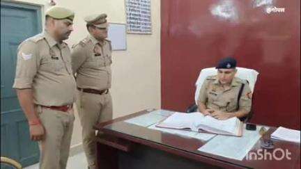 सफीपुर: उन्नाव में एसपी ने थाना का निरीक्षण किया, सफीपुर में पैदल गश्त कर थाने की व्यवस्था देखी और अधिकारियों को दिए निर्देश