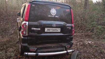 बरवाडीह: छिपादोहर लाभर मार्ग पर शादी समारोह से लौटते समय स्कॉर्पियो हुआ दुर्घटनाग्रस्त