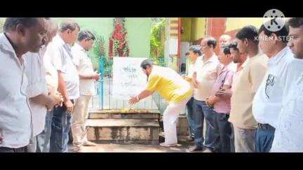 বাঁকুড়া ২: হারিয়ে যাওয়া শ্রমিকদের প্রতি শ্রদ্ধা জানিয়ে বাঁকুড়ায় শ্রমিক দিবস পালন তৃণমূল বিধায়কের