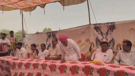 कोटड़ी: जहाजपुर विधायक मीणा ने बीरधोल से सगतपुरिया मार्ग पर स्थित पुलिया का शिलान्यास किया