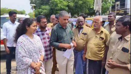 பரமக்குடி: ஐந்து முனை பகுதியில் தேர்தல் விழிப்புணர்வு குறித்த ஆட்டோ ஊர்வலம்