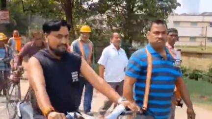 बेरमो: अंतरराष्ट्रीय मजदूर दिवस पर बोकारो थर्मल में एकता के नारे गूंजे, श्रमिकों ने रैली निकाली