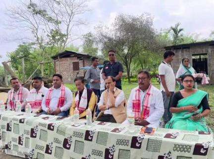 ছিপাঝাৰ: ছিপাঝাৰ সমষ্টিৰ বেচিমাৰিত বিজেপিৰ নিৰ্বাচনী সভা, উপস্থিত বিধায়ক পৰমানন্দ ৰাজবংশী