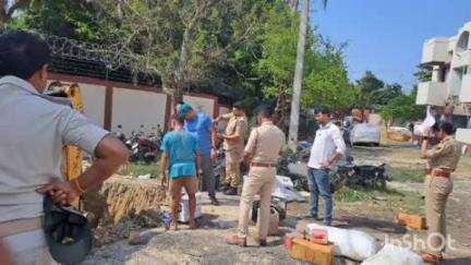झंझारपुर: भैरवस्थान थाना में 11 मामलों में जब्त 1907 लीटर देसी और विदेशी शराब का किया गया नष्टीकरण