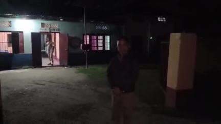 ঢেকিয়াজুলি ভাগ: দক্ষিণ শিঙৰী গাওঁ পঞ্চায়তৰ ৭ নং ৱাৰ্ডৰ সদস্য পদৰ প্ৰাৰ্থীয়ে ২ নং চিতলমাৰীত এগৰাকী ভোটাৰক মাৰপিট কৰাৰ অভিযোগ
