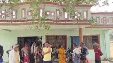 जखनिया: परसौली गांव में शादी में गए दंपति के घर से चोर ले उड़े साढ़े चार लाख के जेवरात, पुलिस जांच में जुटी