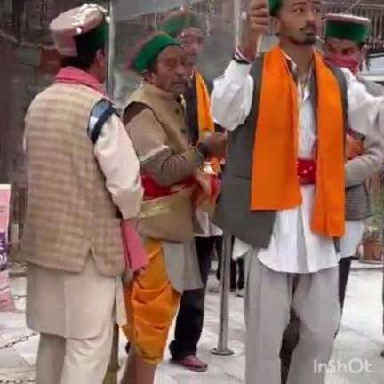 ठियोग: डोम देवता पमलाई की तीर्थ यात्रा के दौरान सैकड़ों लोग रहे मौजूद, देवता महाराज का लिया आशीर्वाद