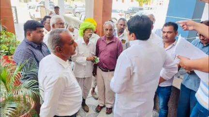 जैतारण में कैबिनेट मंत्री अविनाश गहलोत ने निजी आवास पर की जनसुनवाई, विधानसभा के दौरे पर रहे