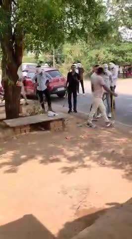 लहार: लहार अनुभाग के रावतपुरा मोड़ पर दबंगई का वीडियो हुआ वायरल, पैसे के लेनदेन का मामला बताया जा रहा है
