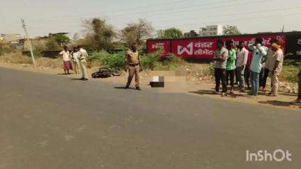 थांदला: थांदला में अज्ञात वाहन की टक्कर से बाइक सवार युवक की हुई मौत, जांच शुरू