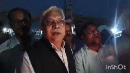 नानपारा: रुपईडीहा में पहलगाम आतंकी हमले के खिलाफ नगर अध्यक्ष ने निकाला कैंडल मार्च, दी श्रद्धांजलि
