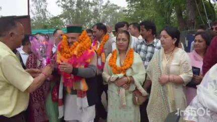 पालमपुर: हिमाचल प्रदेश बूल फेडरेशन के अध्यक्ष मनोज कुमार ने पालमपुर के ऊन श्रेणीकरण एवं विपणन केंद्र बनूरी का दौरा किया