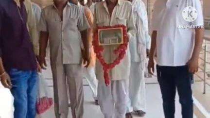 भदेसर: किसान ने मन्नत पूरी होने पर मंडफिया स्थित सांवलिया सेठ को श्रद्धाभाव से चढ़ाई चांदी का घर