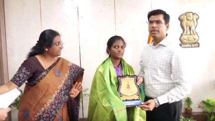 ఇంటర్ పదవ తరగతి పరీక్ష ఫలితాలలో ఉత్తమ ప్రతిభ కనబరిచిన విద్యార్థులను ప్రశంసించిన కలెక్టర్ వెంకటేశ్వర