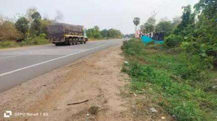 గజపతినగరం: కొత్త రోడ్డు జంక్షన్ వద్ద మినరల్ వాటర్ లోడ్ తో వెళ్తున్న ఆటో అదుపుతప్పి బోల్తా: ఒక వ్యక్తి మృతి