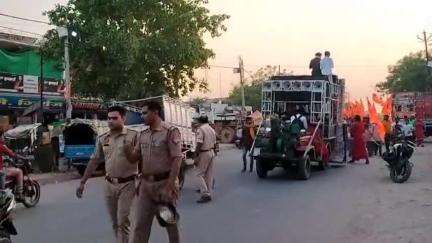 गरौठा: गुरसरांय नगर में निकली सशस्त्र सन्यासी पदयात्रा, सैकड़ों की संख्या में नगरवासी रहे उपस्थित