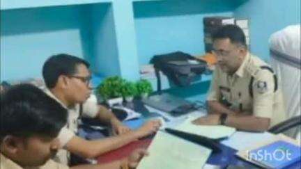 सौर बाज़ार: अनुमंडल पुलिस पदाधिकारी ने सौर बाजार थाना में की विशेष कांडों की समीक्षा
