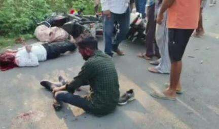 पटमदा: पटमदा में तेज रफ्तार अपाचे ने मोपेड को मारी टक्कर, एक की मौत, एक गंभीर