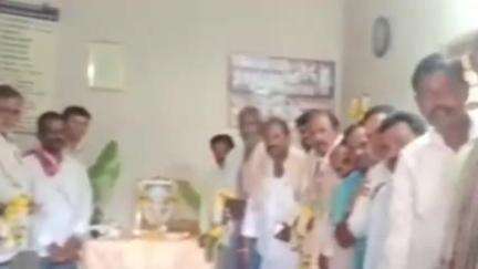 ಹಗರಿಬೊಮ್ಮನಹಳ್ಳಿ: ಪಟ್ಟಣದಲ್ಲಿ ಕಾರ್ಮಿಕರ ದಿನ ಆಚರಣೆ, ಹಿರಿಯ ಕಾರ್ಮಿಕರಿಗೆ ಸನ್ಮಾನ