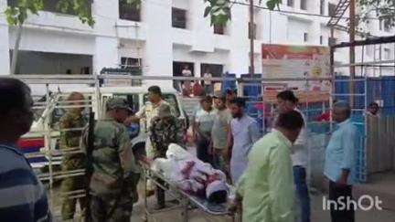 गोपालगंज: मंगलपुर पुल के पास ट्रक और ऑटो की टक्कर में एक व्यक्ति की मौत, दो घायल, सदर अस्पताल में भर्ती